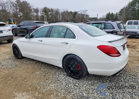 2015 Mercedes-Benz C 300 4Matic из США, поврежденный, VIN 55SWF4KB5FU095047